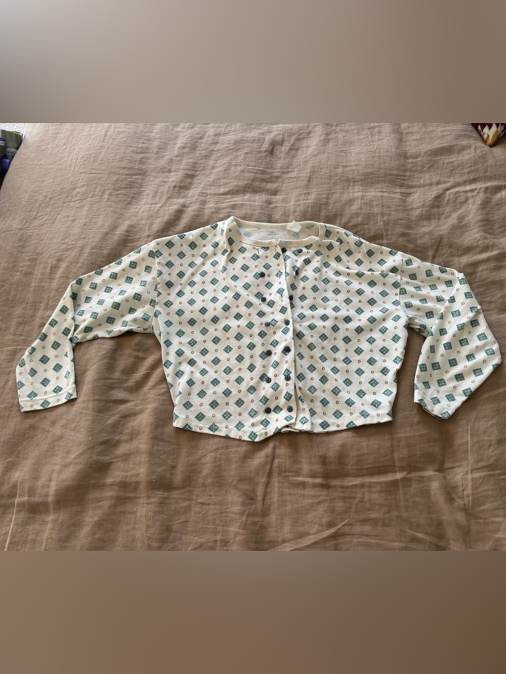 Vintage White Cropped Button-Up Top with Teal Diamond Print
